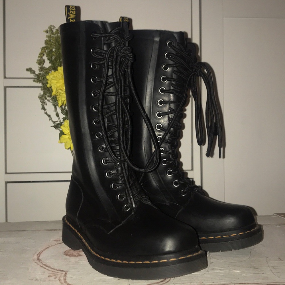 14 eye ‘Drench’ Doc Martens (rubber)